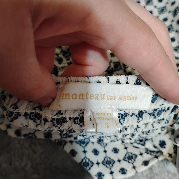 🔴4 For $25🔴 Monteau Blue and White Ruched Peplum Camisole - Picture 5 of 7